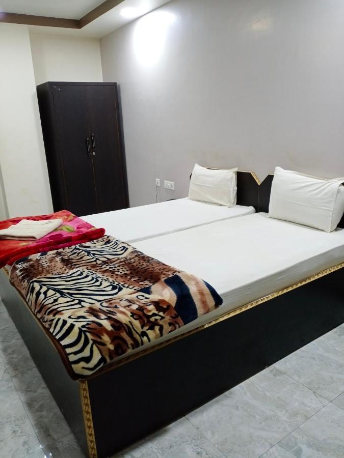 Hotel Sunaina International Gaya Luaran gambar