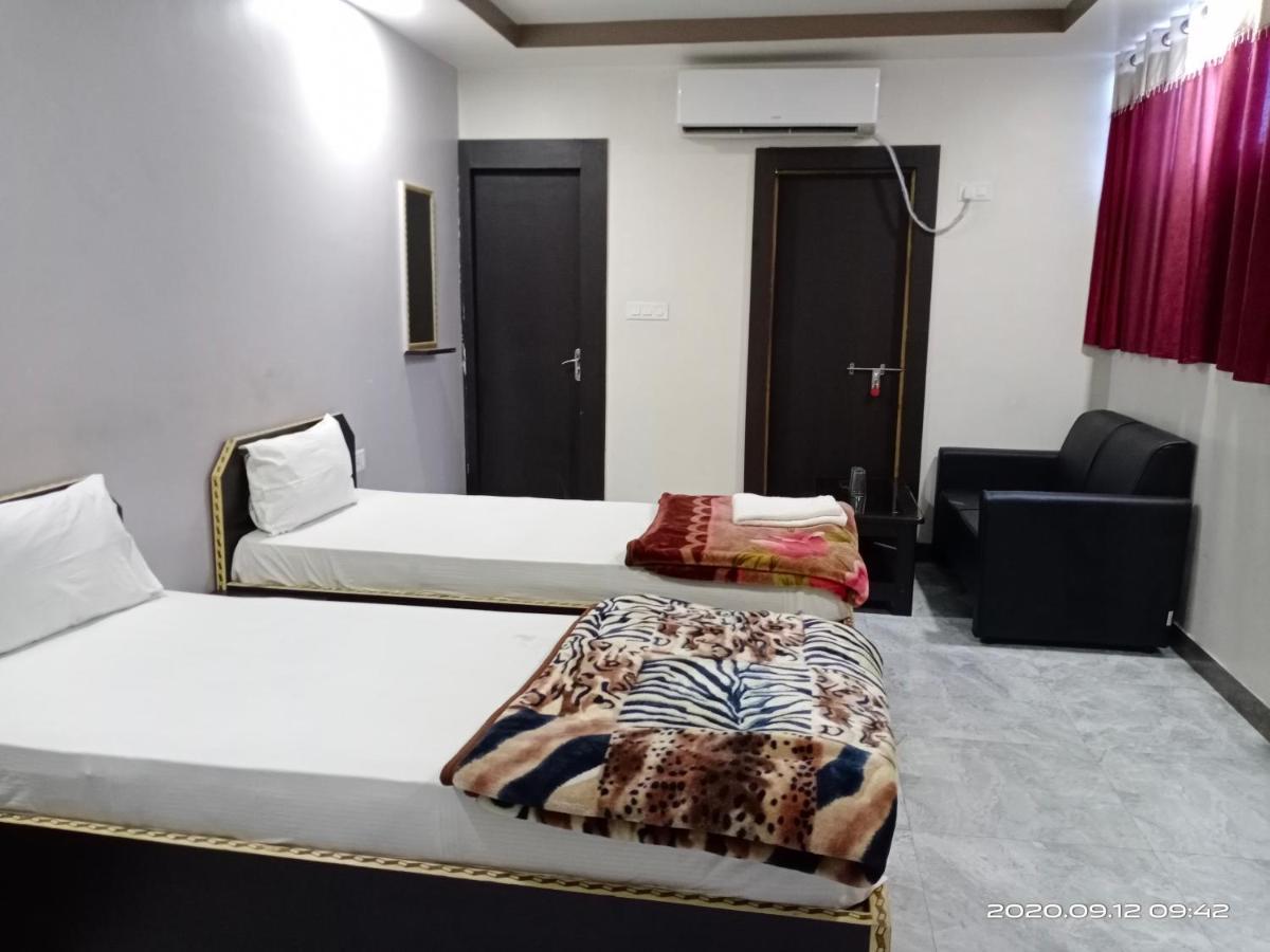 Hotel Sunaina International Gaya Luaran gambar