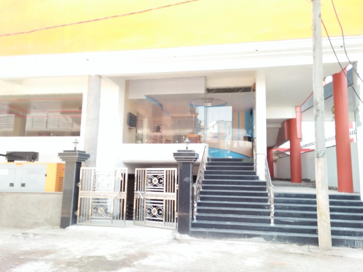Hotel Sunaina International Gaya Luaran gambar